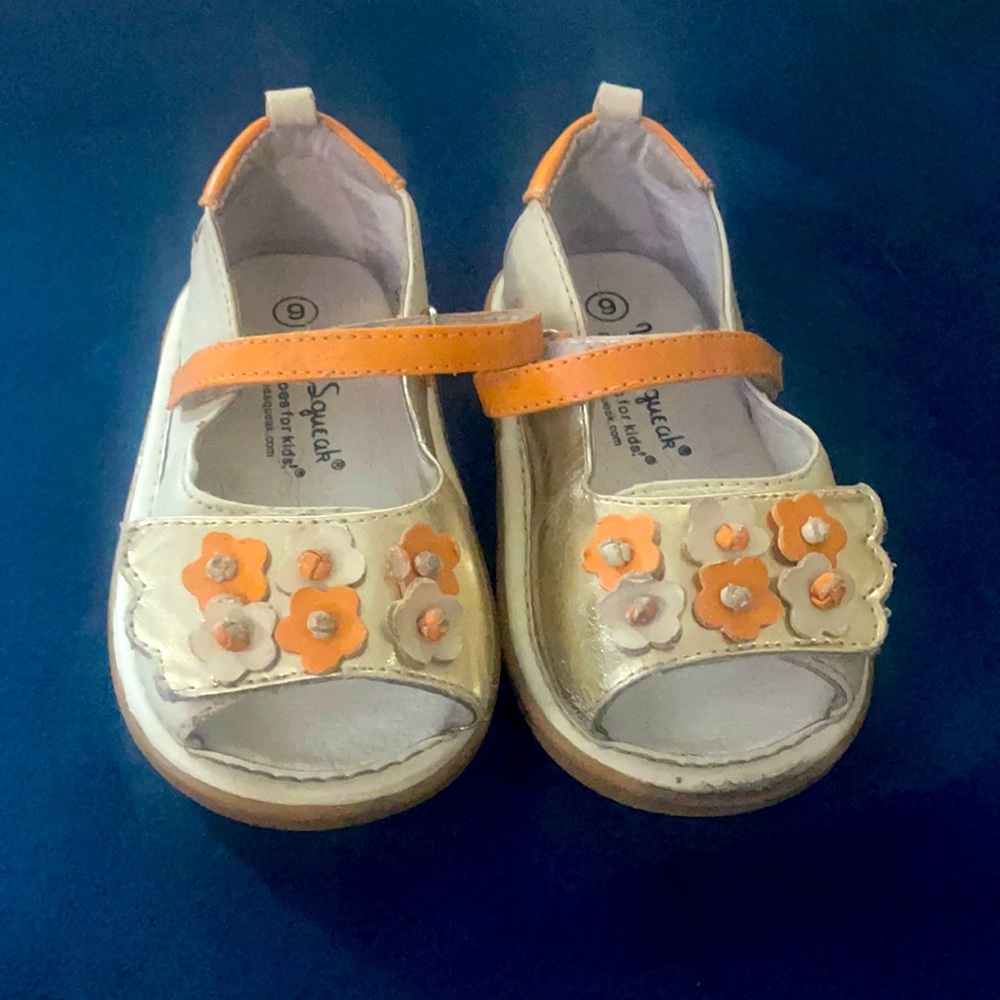 Wee squeak shoes